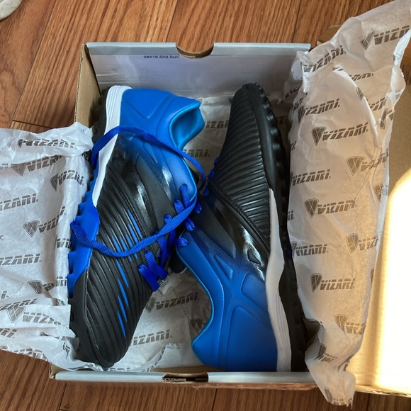 Vizari Turf Sneakers - Picture 5 of 6